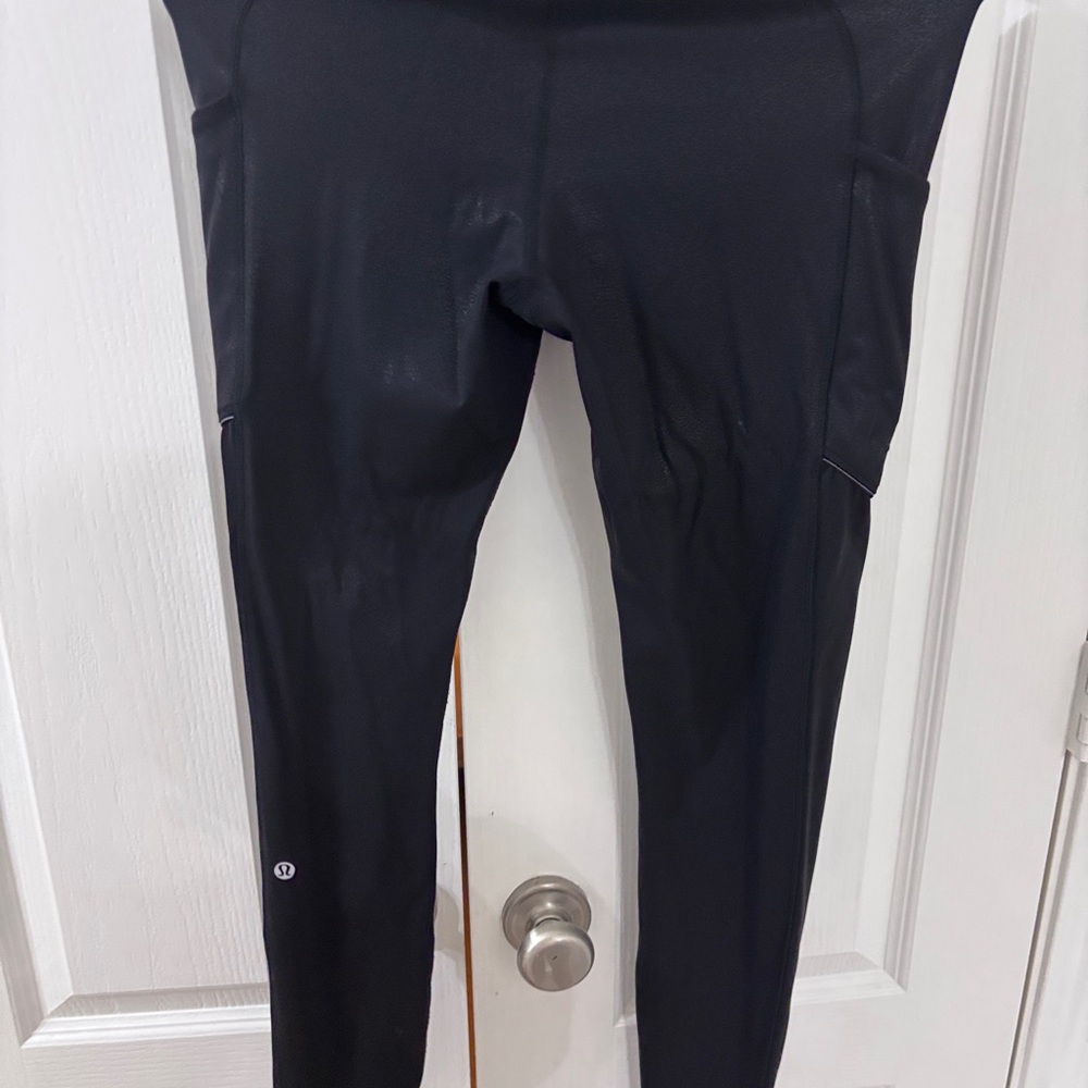 SET of 2- Lululemon Speed Up Black Foil and Energy Bra in size 6 - Picture 8 of 12